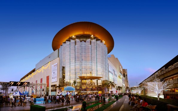 siam-paragon-shopping-mall-in-bangkok-thailand