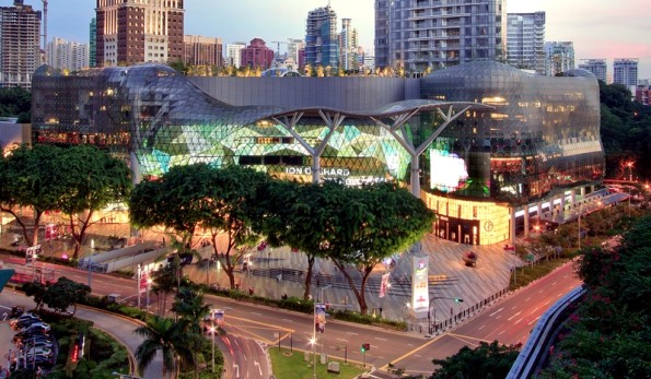 singapore-ion-orchard-shopping-mall-and-orchard-road